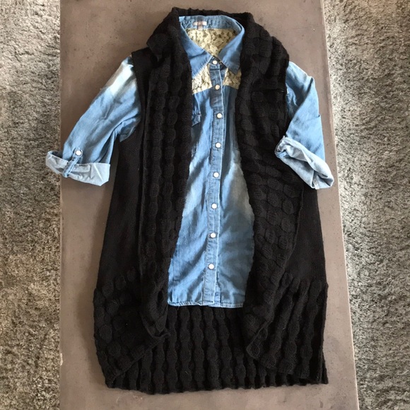 Sweaters - Long sleeveless cardigan vest